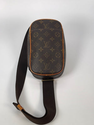 Louis Vuitton  Crossbody Shoulder