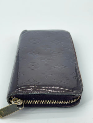 Preloved Louis Vuitton Burgundy Monogram Vernis Zippy Wallet BA1151 040223