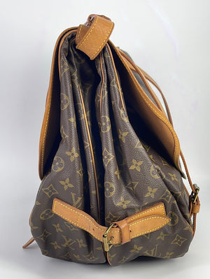 Louis Vuitton Vintage Monogram Canvas Saumur 43 Messenger Bag