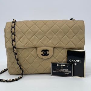 Chanel Vintage Caramel Beige Caviar Medium Classic Flap Bag 24k GHW –  Boutique Patina
