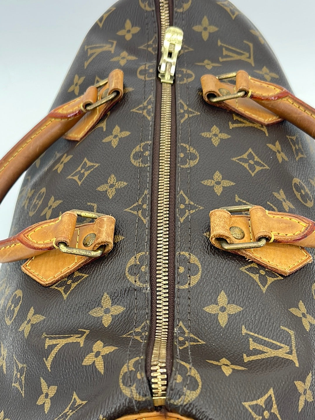 Louis Vuitton Monogram Canvas Speedy 35 Shoulder Bag Added Insert & Ch –  Debsluxurycloset