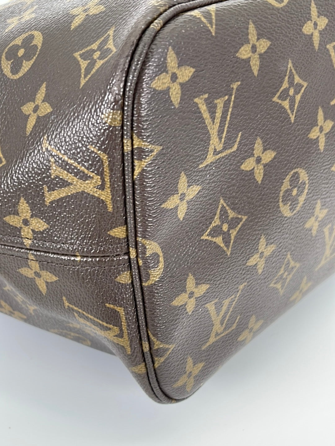 AUTHENTIC Louis Vuitton Neverfull Monogram MM PREOWNED (WBA370