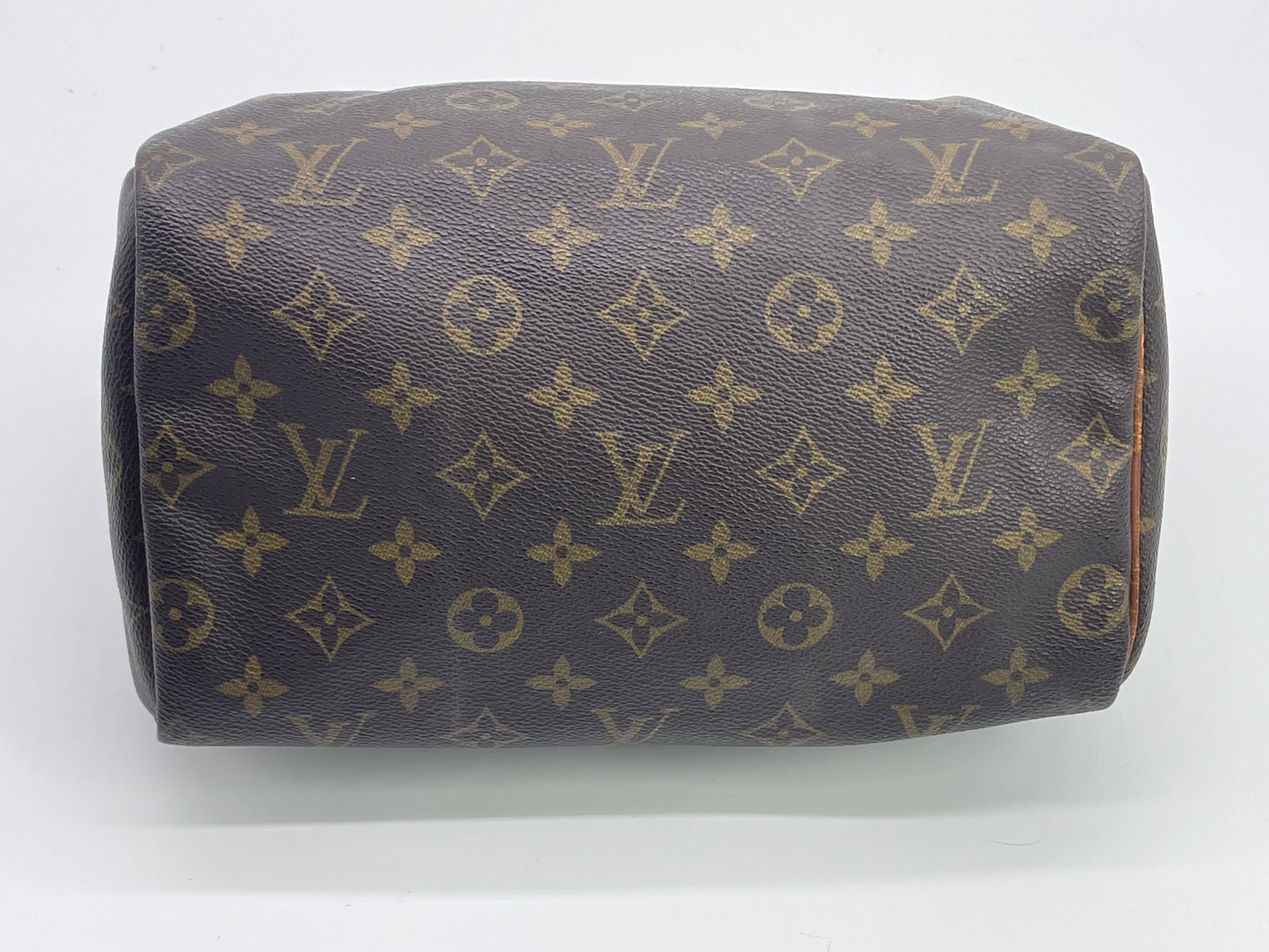 Preloved Louis Vuitton Monogram Laptop Sleeve VI0069 011823 LS –  KimmieBBags LLC