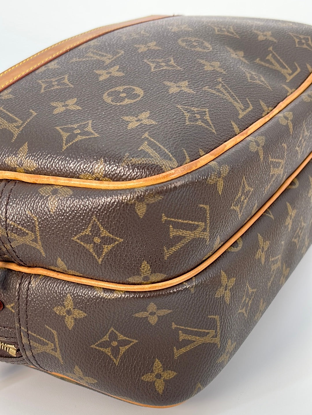 Louis Vuitton Monogram Reporter PM Crossbody just in! Call us at