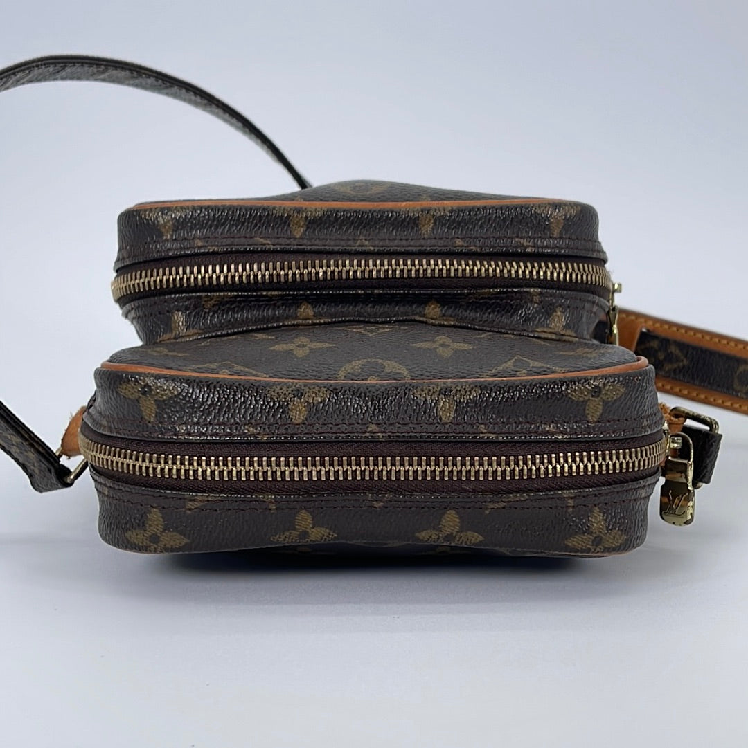 Tambourin vintage cloth crossbody bag Louis Vuitton Brown in Cloth -  35717103