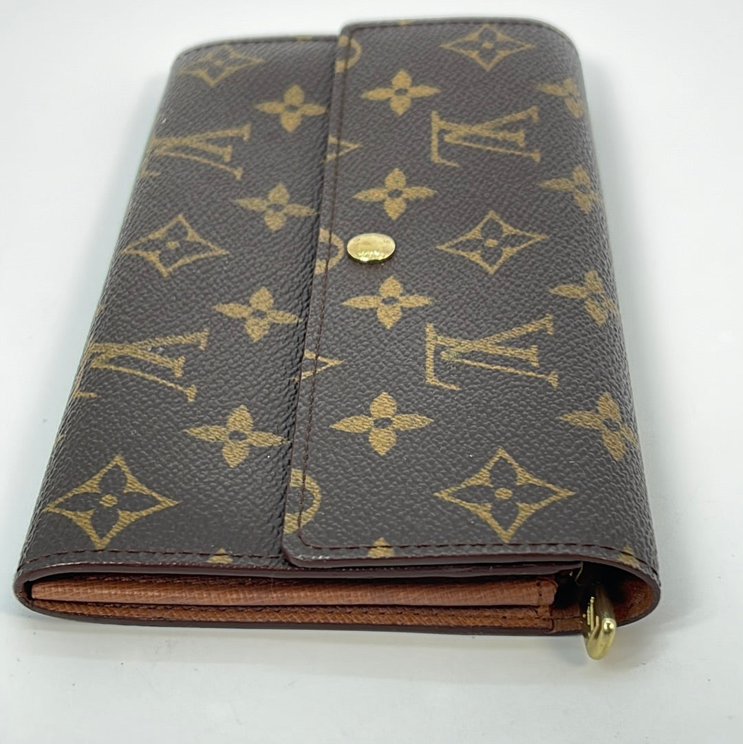 Louis Vuitton Authentic Sarah classic monogram canvas mini bag wallet on  chain Brown - $391 (69% Off Retail) - From Liv