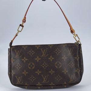 PRELOVED Louis Vuitton Monogram Accessories Pochette Bag VI0050 031023 –  KimmieBBags LLC