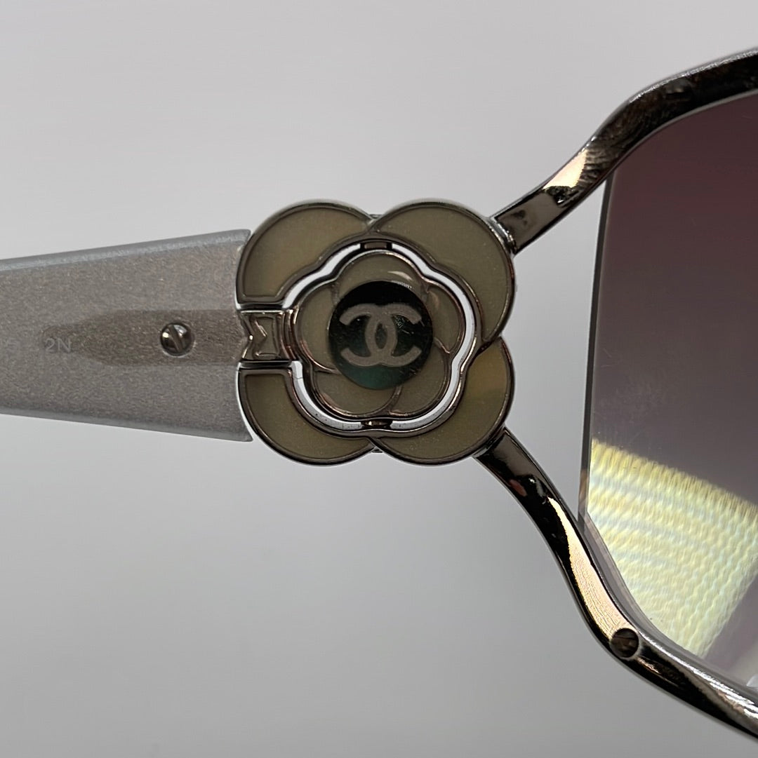Preloved Chanel CC Logo Mirror Shield Sunglasses 320 033023 – KimmieBBags  LLC