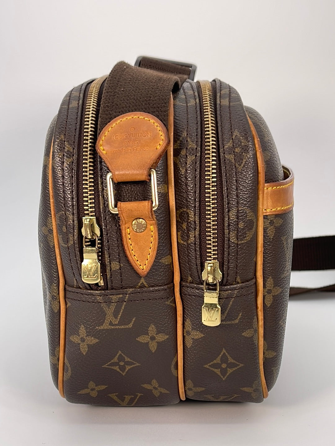 Louis Vuitton Reporter PM Monogram Crossbody / Shoulder Bag for