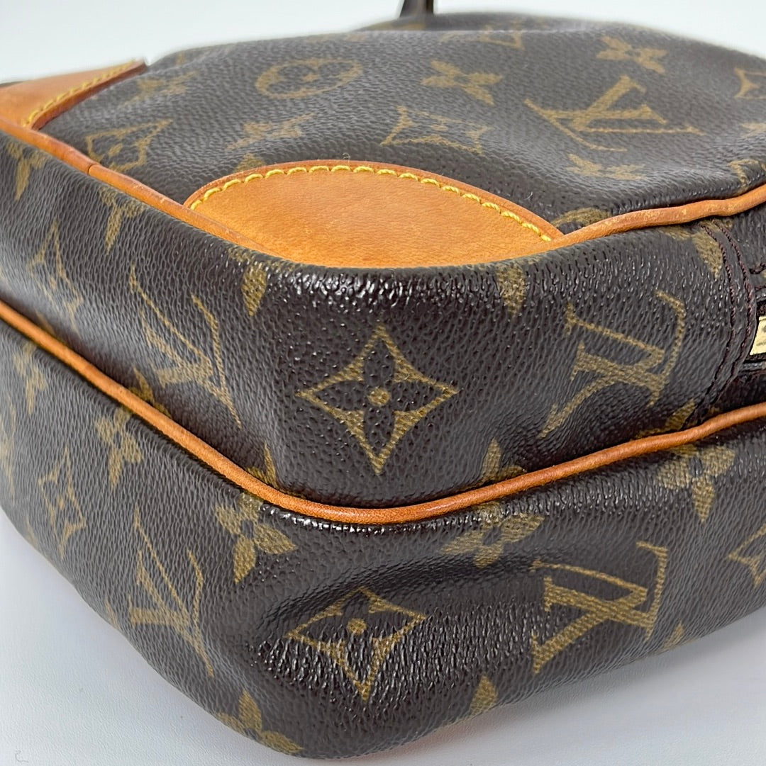 Vintage Louis Vuitton Amazon Crossbody Bag AR0052 031023