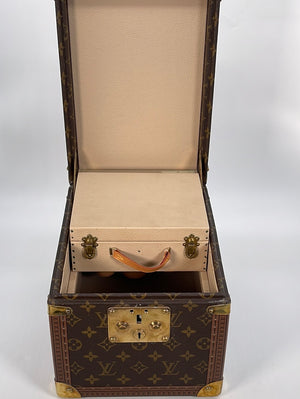 Louis Vuitton Red, White, And Black Tufted Monogram Canvas Limited Edition  Boite Flacons Beauty Train Trunk Case Gold Hardware, 2020 Available For  Immediate Sale At Sotheby's