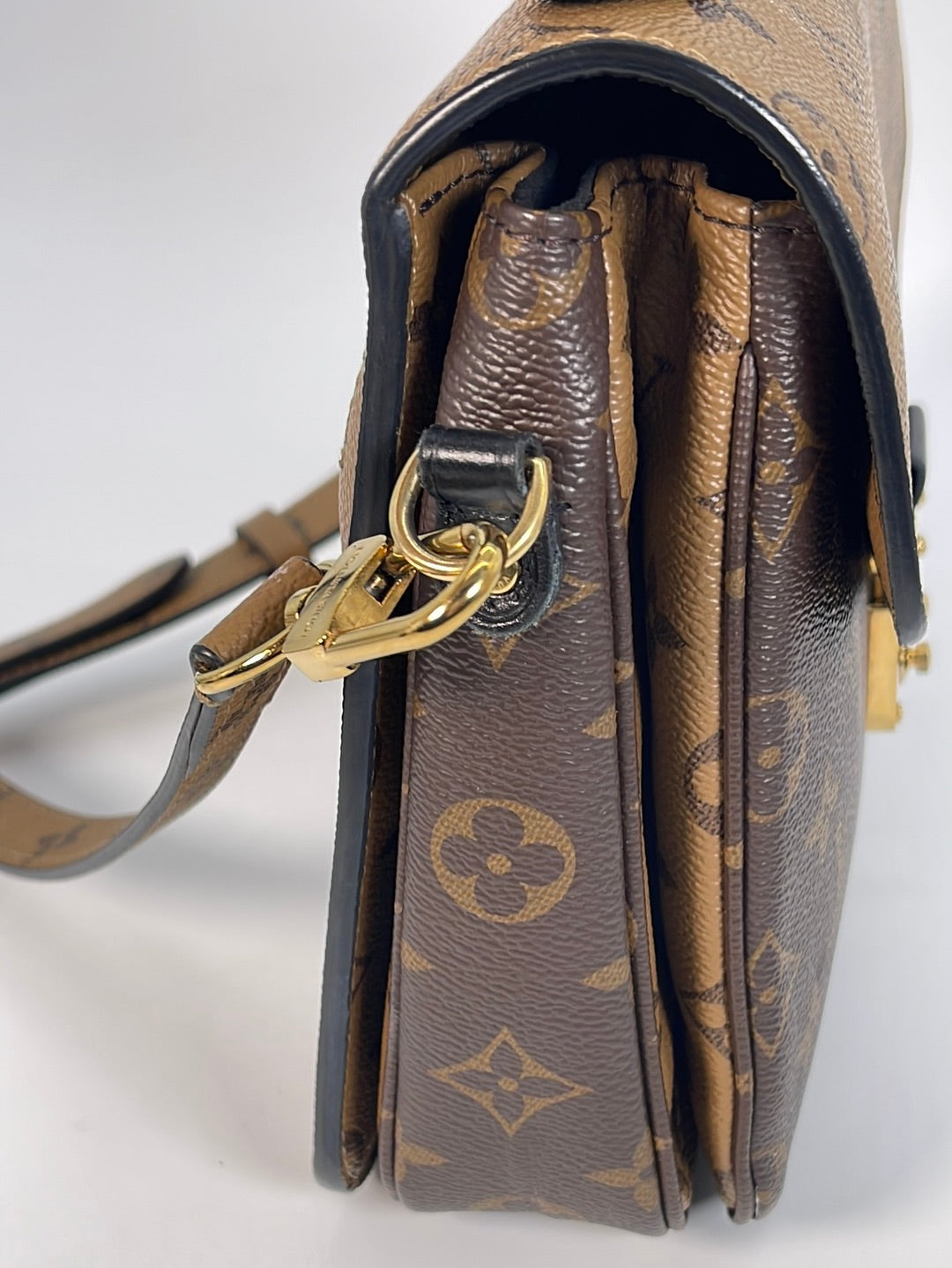 Preloved Louis Vuitton Pochette Metis Reverse Monogram Canvas Bag SD02 –  KimmieBBags LLC