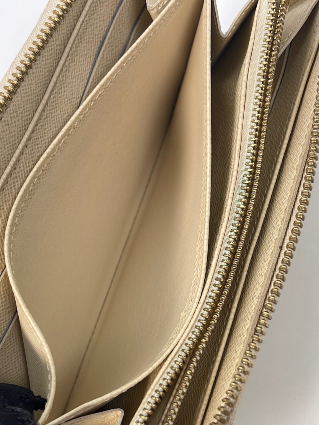 Louis Vuitton Passy White Leather ref.559378 - Joli Closet
