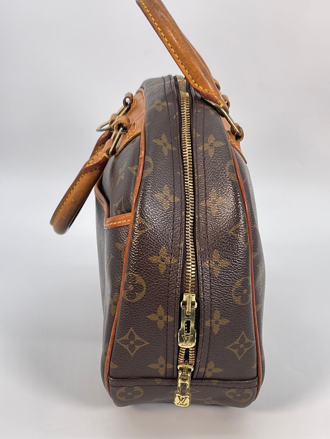 Louis Vuitton Trouville Handbag 347839