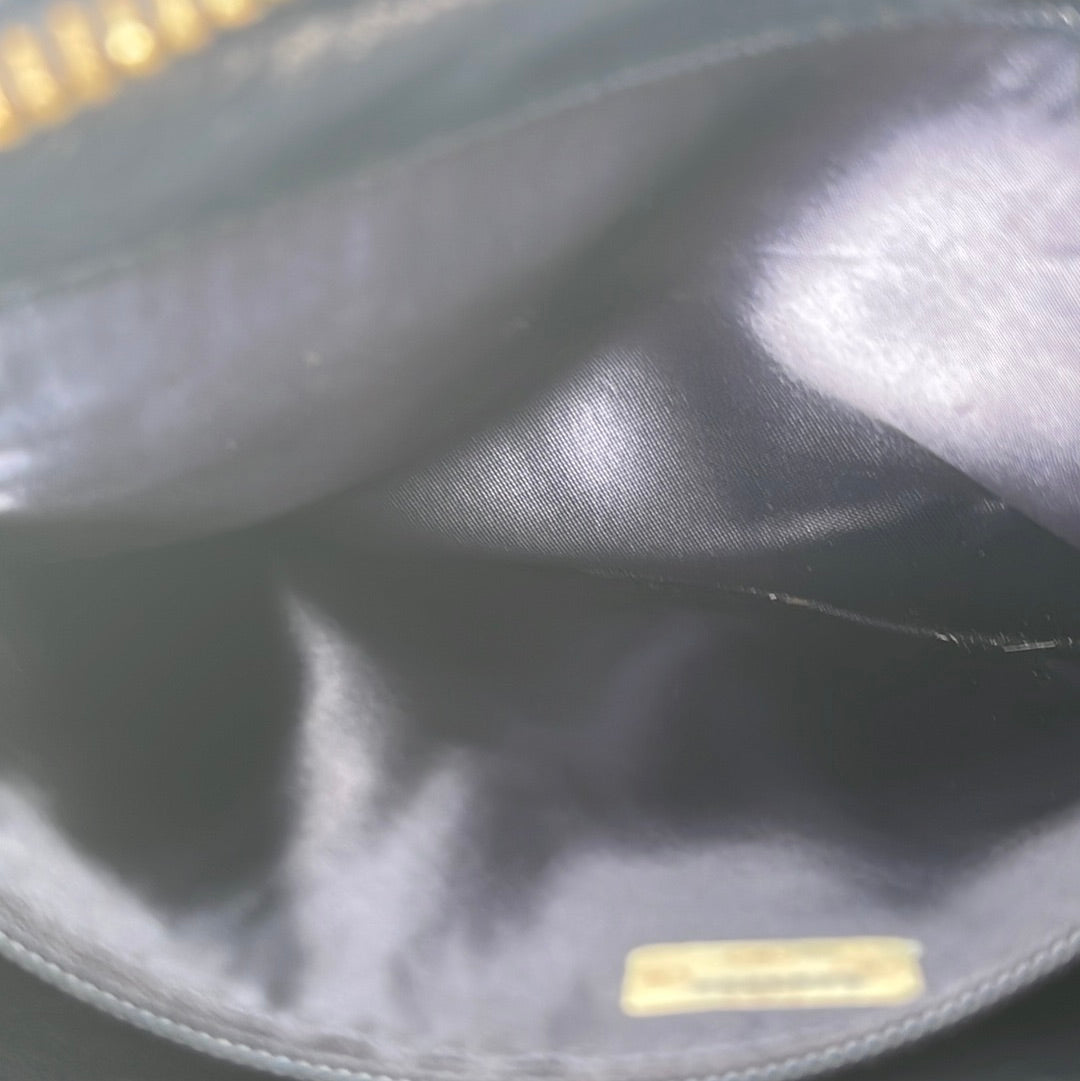 CHANEL (Interlocking) CC logo Chain Shoulder Bag Matrasse Shoulder Bag  leat