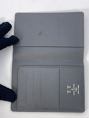 Preloved Vintage Louis Vuitton Monogram Taiga Gray Passport Case
