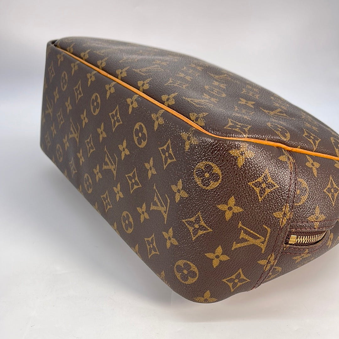 Louis Vuitton Deauville Monogram Travel Bag  All About Pre-loved Luxury  Items 