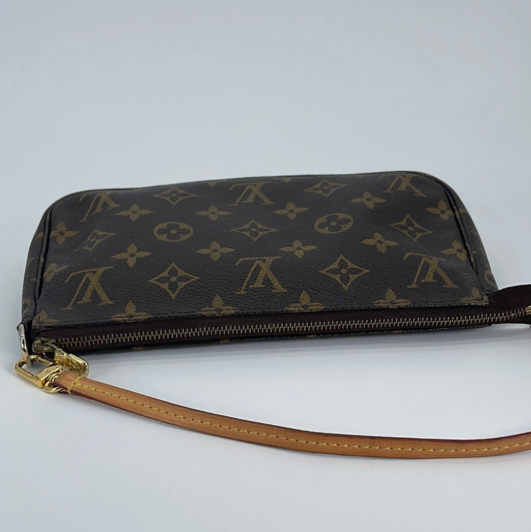 PRELOVED  Louis Vuitton Monogram Accessories Pochette Bag VI0979 031523