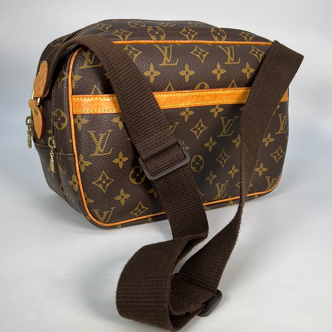 Sold at Auction: Louis Vuitton LV Monogram Logo Reporter PM Bag