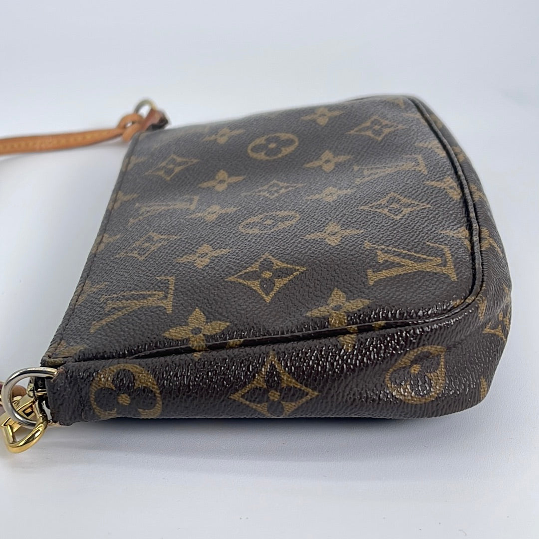 PRELOVED  Louis Vuitton Monogram Accessories Pochette Bag VI0979 031523