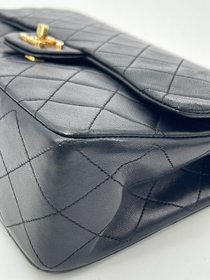 chanel vintage black shoulder bag leather
