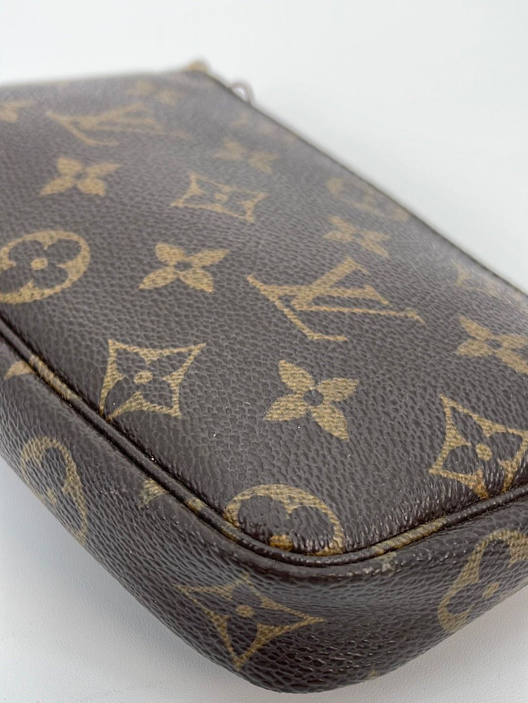 Preloved Louis Vuitton Mini Accessories Pochette Monogram Bag FL0024 040123