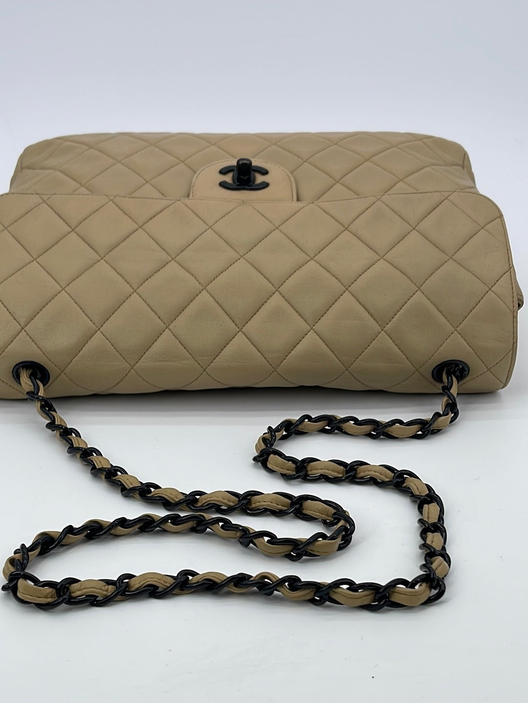 CHANEL 2.55 Double Flap Medium Chain Shoulder Bag Black Lambskin Leather  ref.816429 - Joli Closet