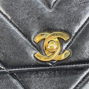 Preloved Chanel V Stitch Hand Chain Shoulder Bag G2GJDM7 022223 *** DE –  KimmieBBags LLC