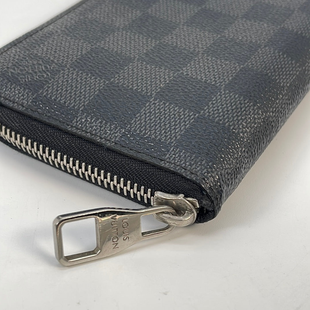 Preloved Louis Vuitton Damier Graphite Zippy Wallet CA5102 013023 –  KimmieBBags LLC